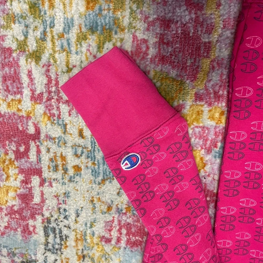 Champion Women’s Vibrant Pink Crewneck Sweatshirt - Picture 3 of 12